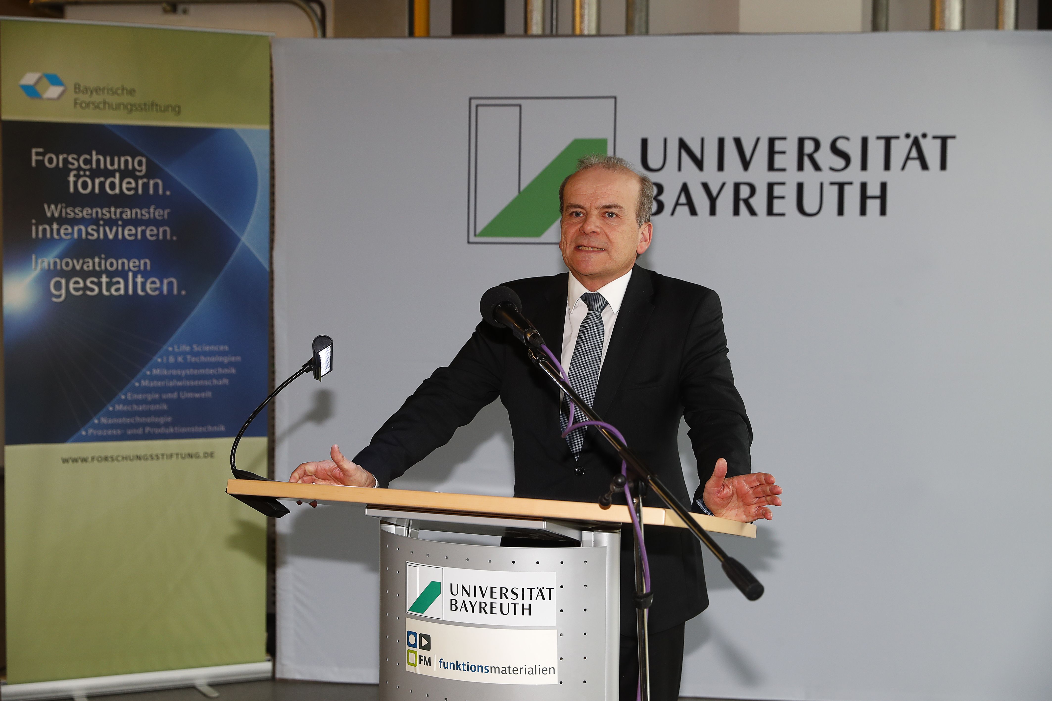 Ministerialdirektor Dr. Rolf-Dieter Jungk an der Universität Bayreuth